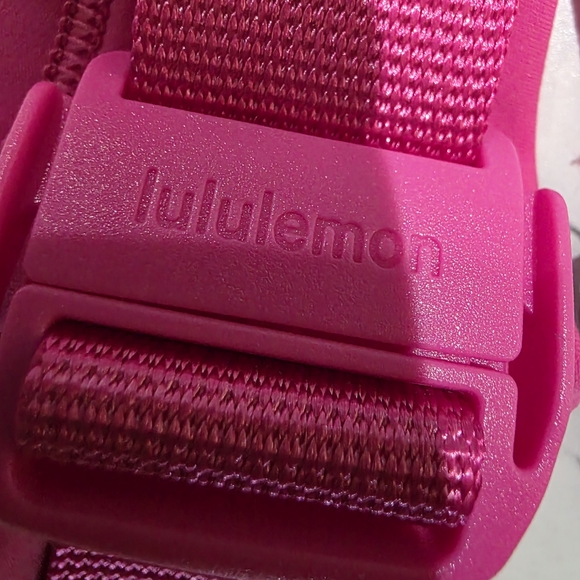 Lululemon Fast and Free Running Belt, Magenta, Size XS/S - Picture 5 of 8